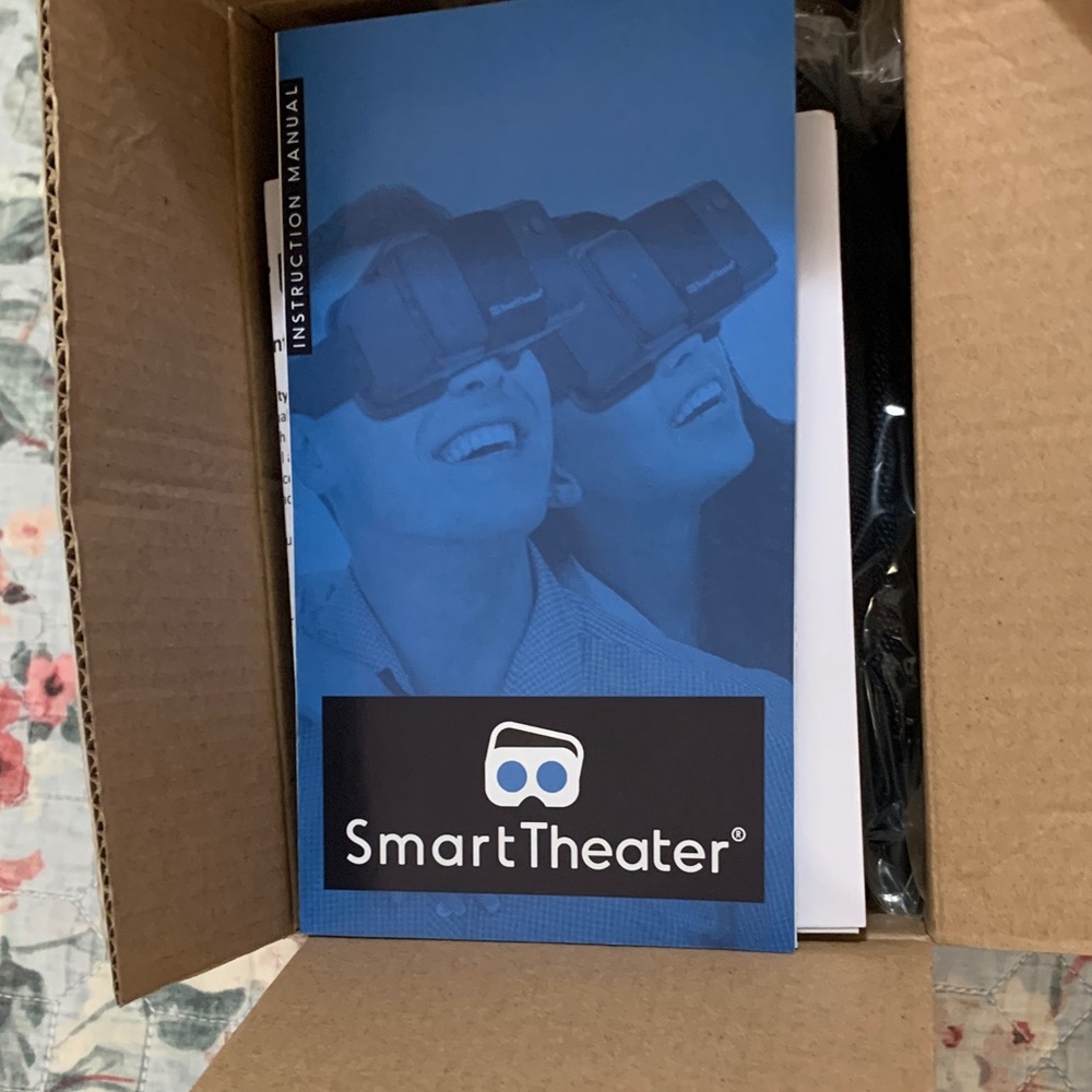 Blue Virtual Reality Headset - Picture 3 of 3